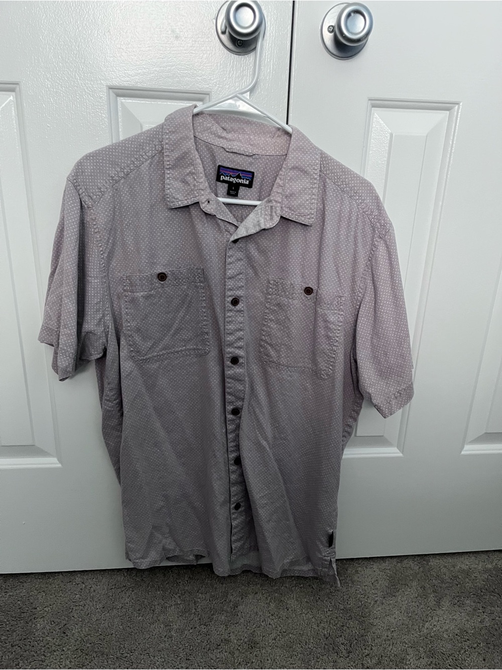 Gray Patagonia Men’s Large Button up button down short sleeve shirt